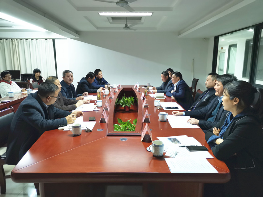 市政协委员视察重点工程座谈会2.jpg