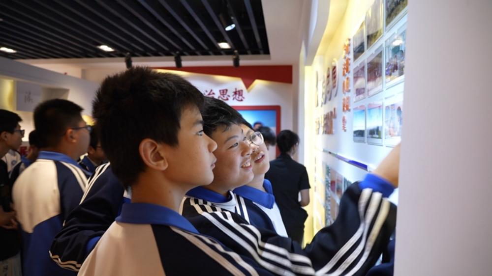 学法迎“六一”！桐城法院开放日为青少年送上特别法治课 (3)(1).jpg
